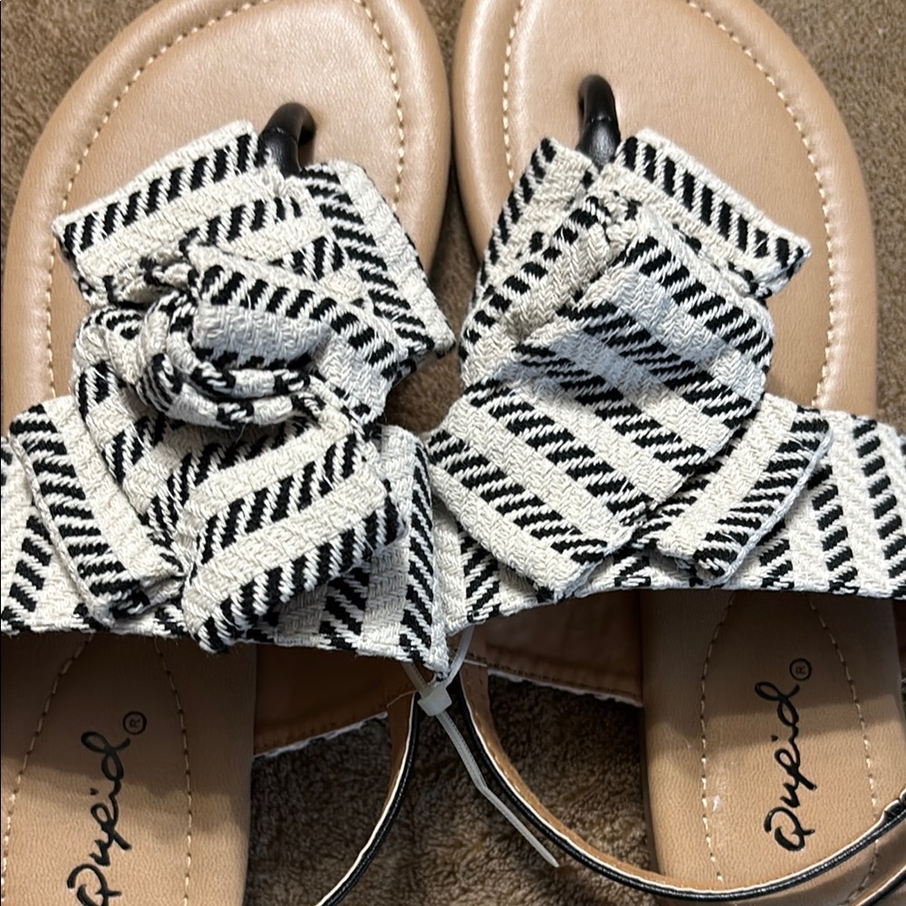 Qupid Black and White Striped Sandals - Picture 9 of 13